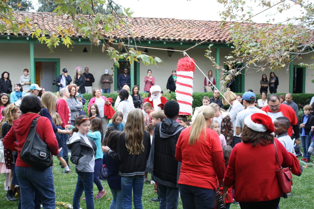 OCTF16 pinata crowds